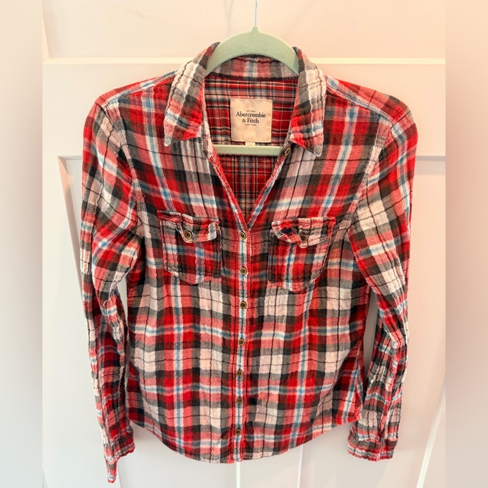 Abercrombie & Fitch Red Plaid Flannel Shirt Medium Button Up Casual Classic